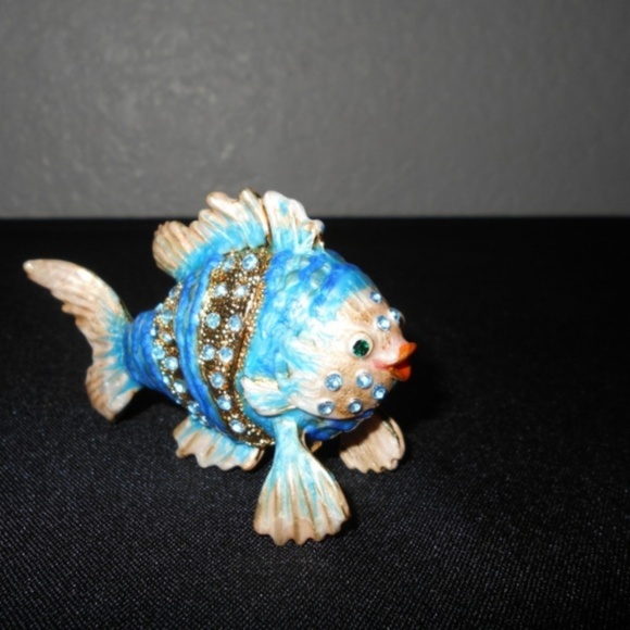 Mini Fish Jewelry Box - Picture 4 of 5